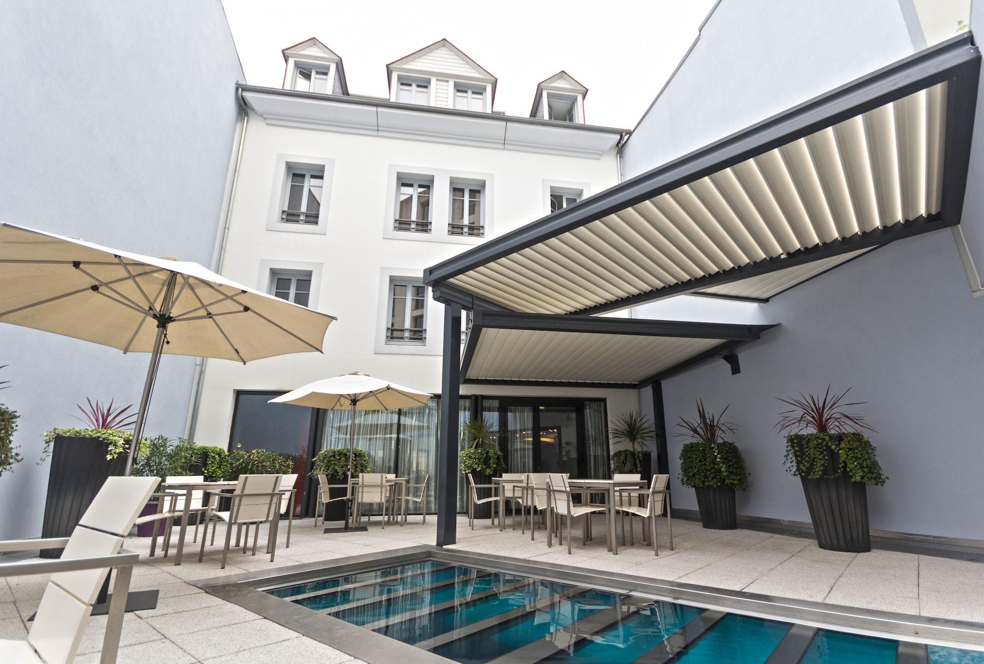 Le Rex Hotel تارْب المظهر الخارجي الصورة