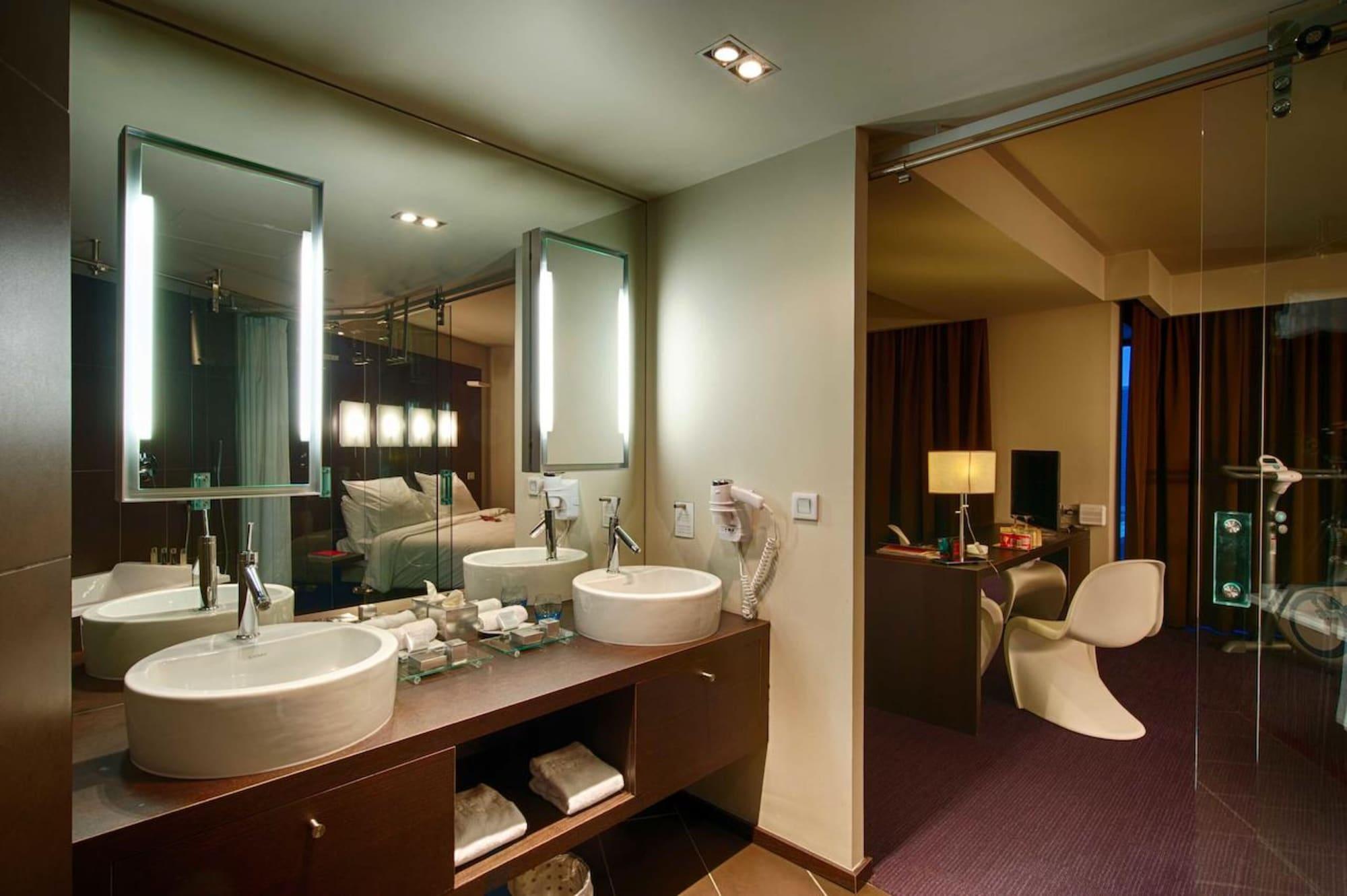 Le Rex Hotel تارْب المظهر الخارجي الصورة