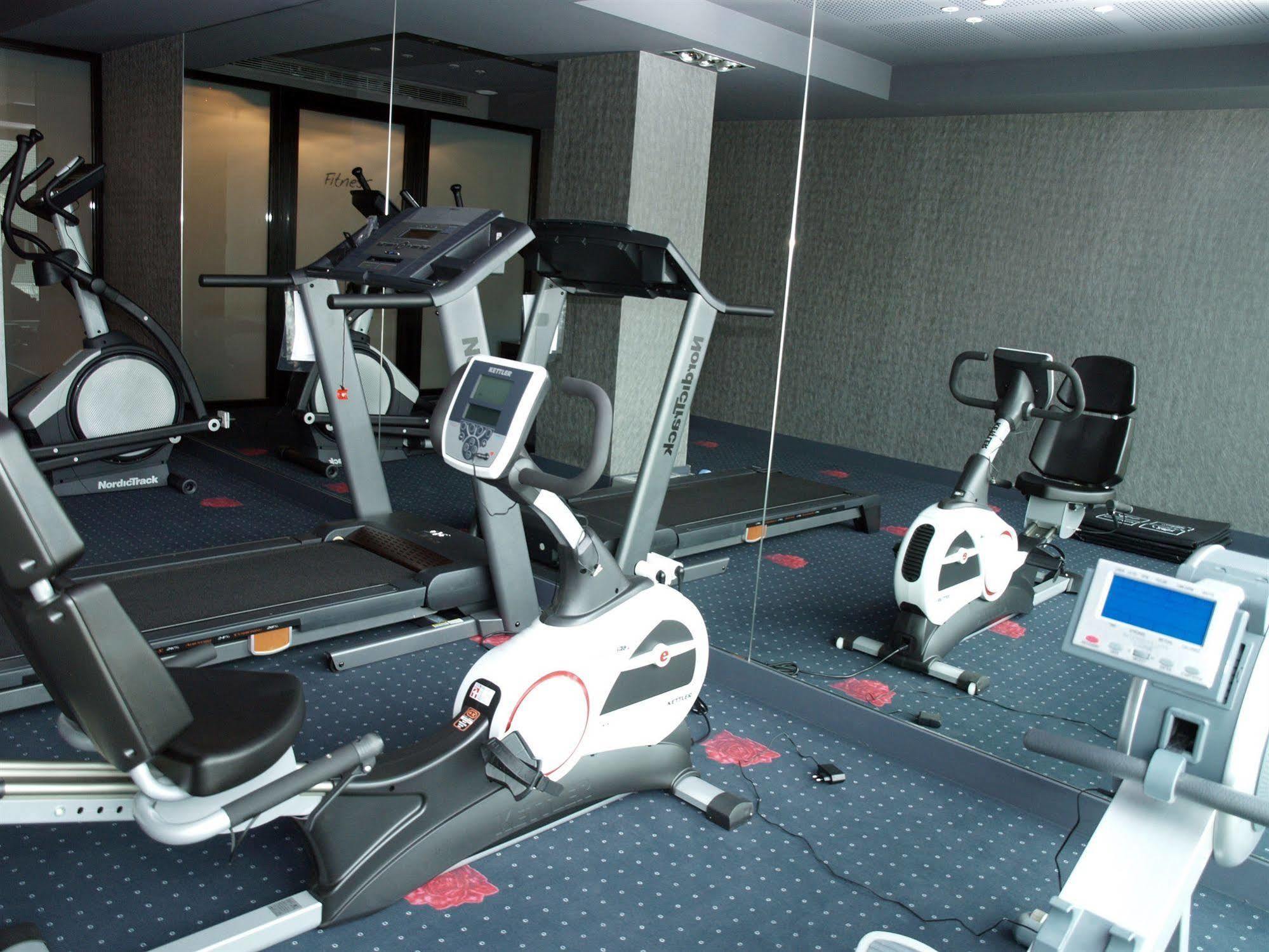 Le Rex Hotel تارْب المظهر الخارجي الصورة