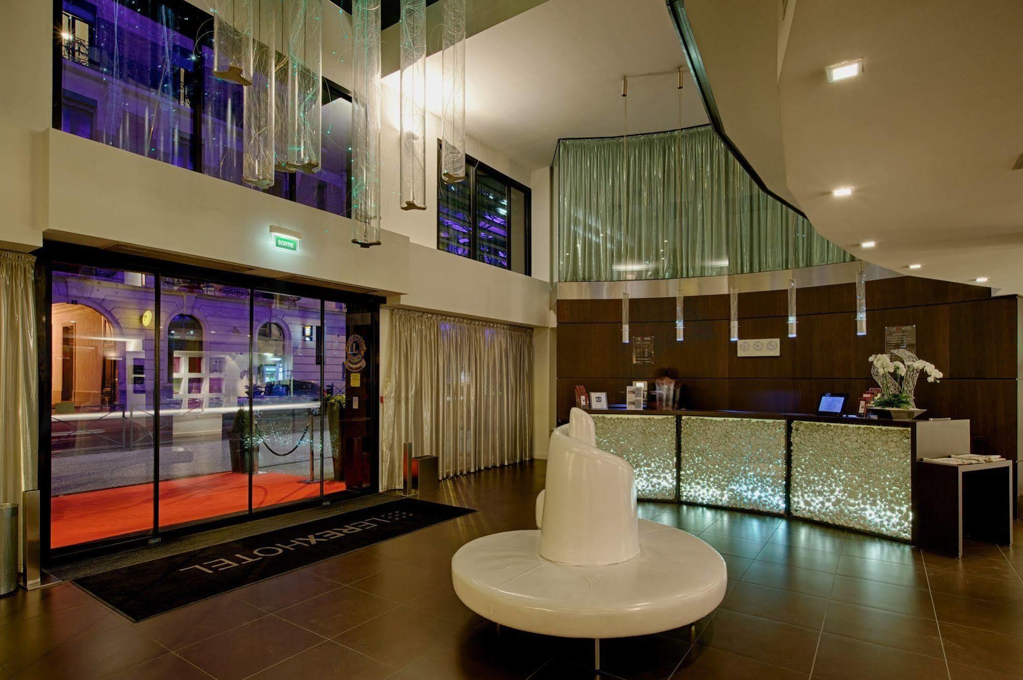 Le Rex Hotel تارْب المظهر الخارجي الصورة