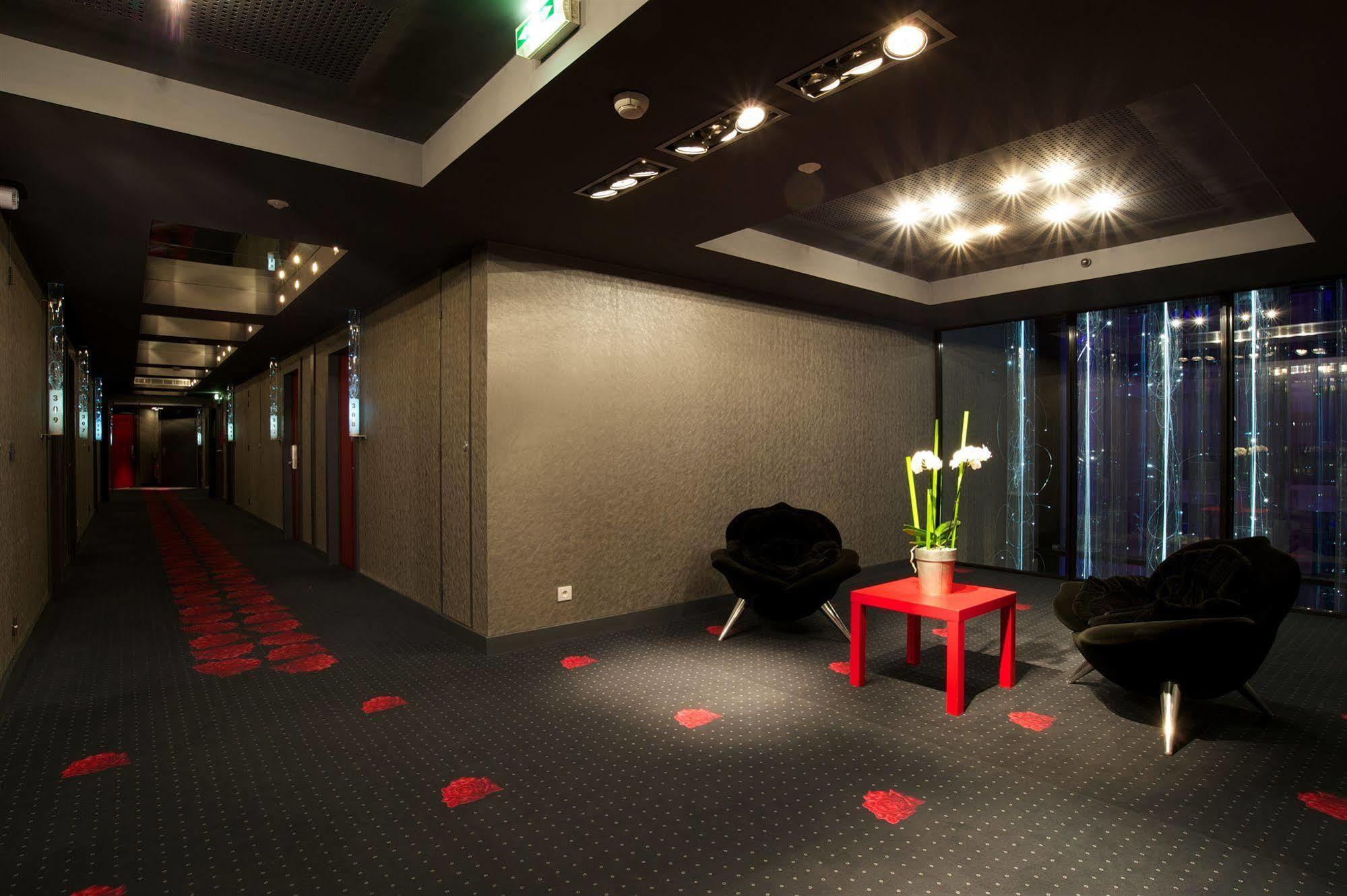 Le Rex Hotel تارْب المظهر الخارجي الصورة
